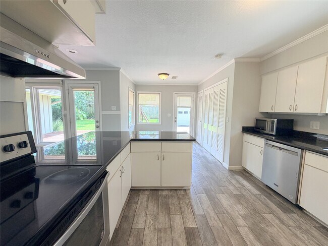 Building Photo - 5019 Yarwell Dr