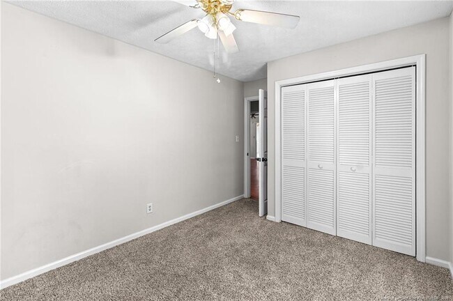 Building Photo - 6924 Woodmark Dr