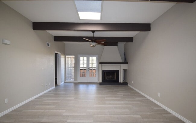 Building Photo - Beautifully remodeled Scottsdale condo bac...