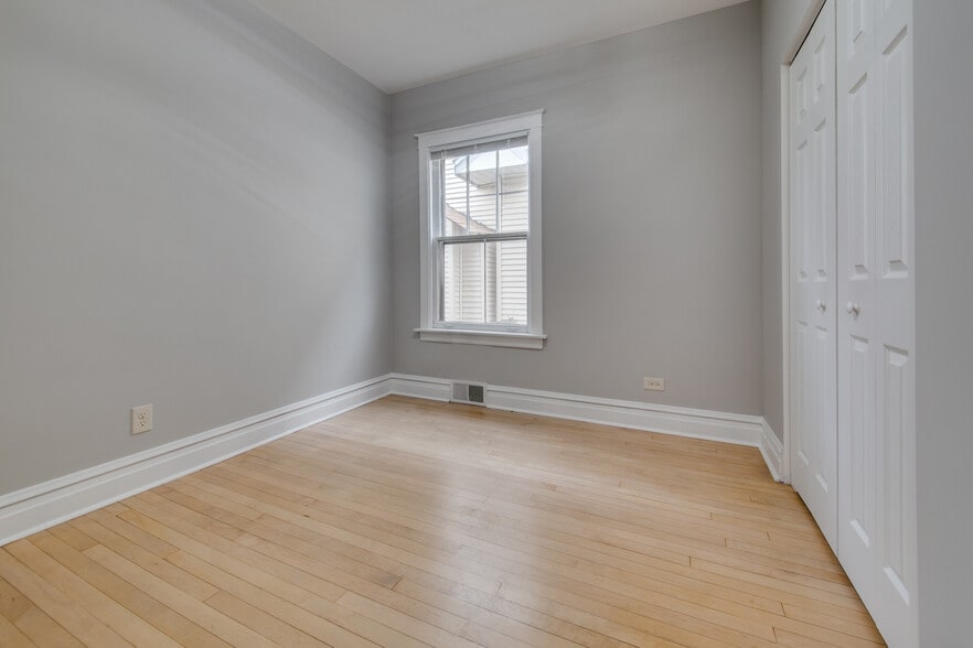 Building Photo - 6228 W Berenice Ave
