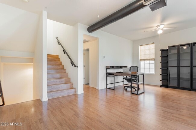 Building Photo - 706 E Washington St