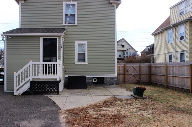 Building Photo - 232 Roselle St