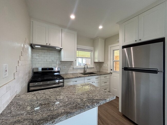 Building Photo - Charming 2BD/1BA Home in Morena with Large Yard, In-Unit Laundry & Detached Garage