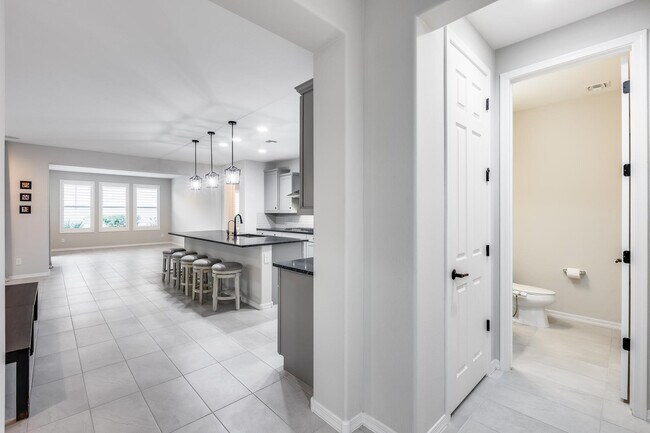 Building Photo - 7308 W Tombstone Trail