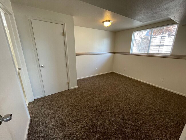 Building Photo - Charming 4-Bedroom, 3-Bathroom Home in West Greeley