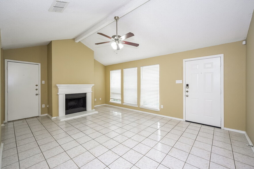 Building Photo - 2605 Trabuco Canyon Rd