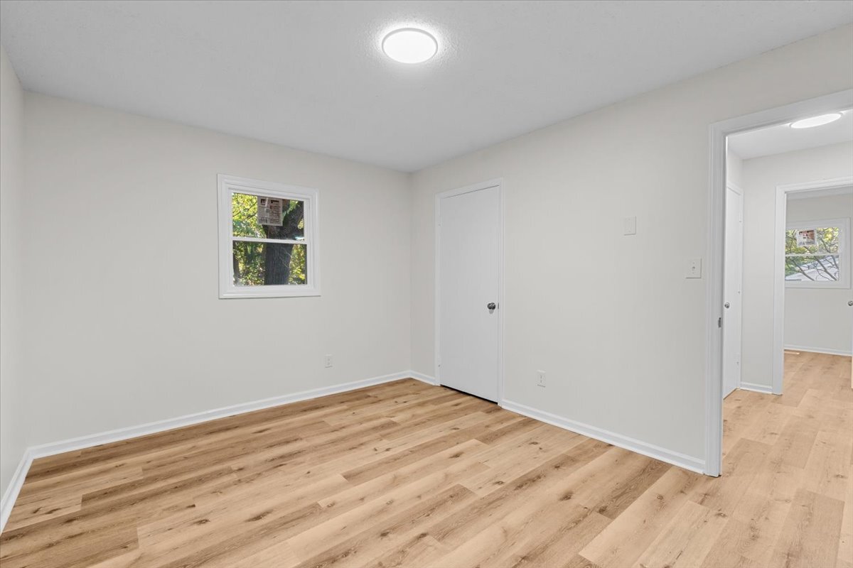 Building Photo - 718 Miles St