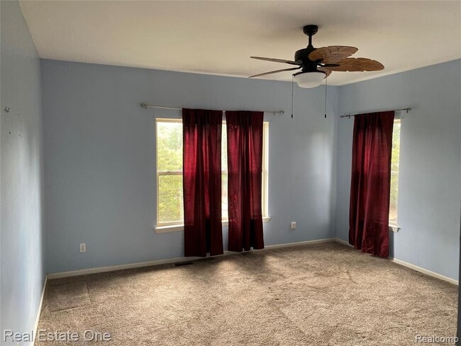 Building Photo - 39206 Silverthorne Bend