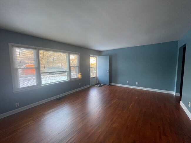 Building Photo - 3 Bedroom House Murray City Limits