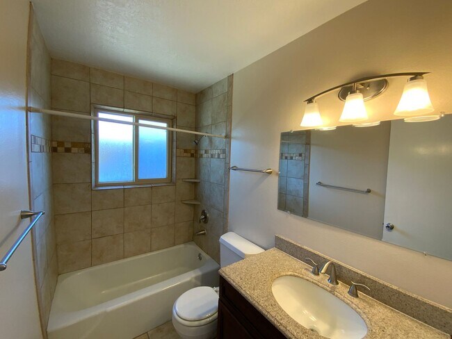 Building Photo - 3 Bedroom Single Story Home Near Juan Tabo...