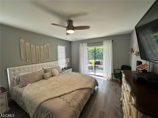 Building Photo - 1714 SE 2nd St