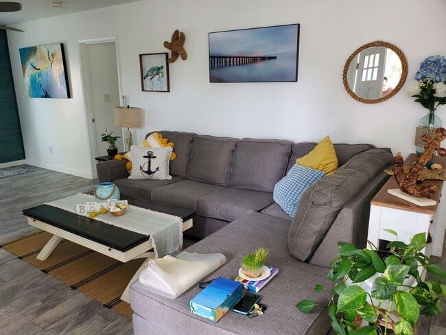 Building Photo - 755 2nd St