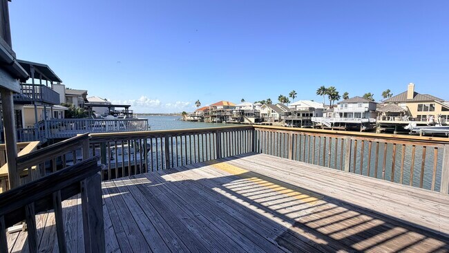 Building Photo - 13738 Tajamar St