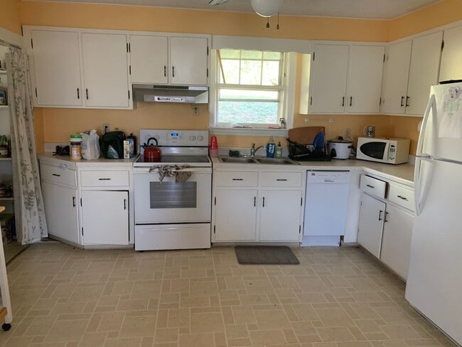 Building Photo - Single Family Home Minutes from Downtown Lexington