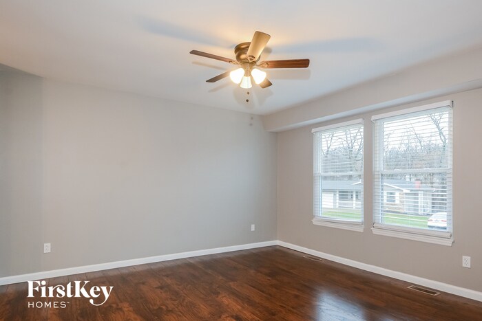 Building Photo - 22 Oak Forest Dr