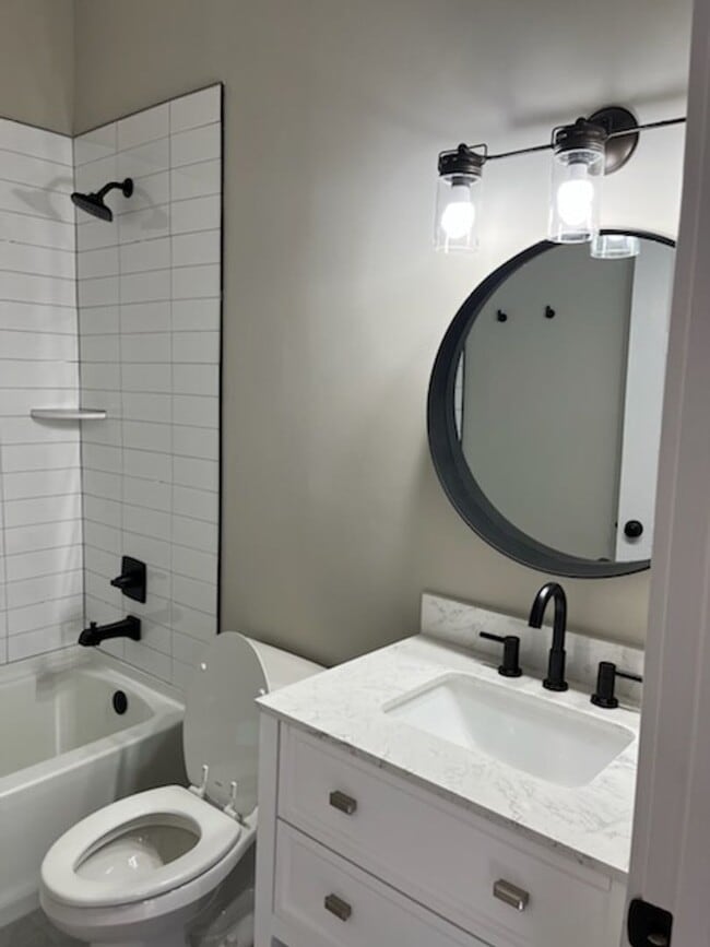 Building Photo - Beautifully Renovated 2-bedroom Home in Shelby Park!