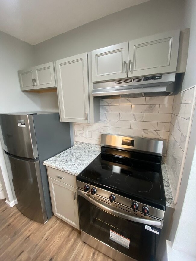Building Photo - 1 bedroom, 1 bathroom downtown Hartford ct