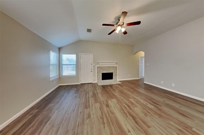 Building Photo - 16825 Greenhouse St