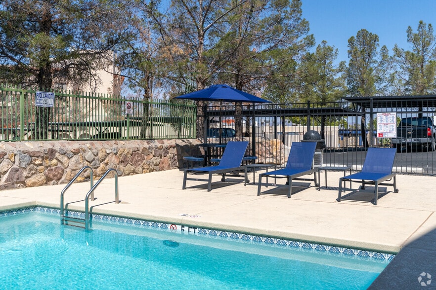 Pool - Alexis Apartments