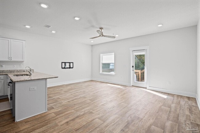 Building Photo - 1419 Iroquois Ct