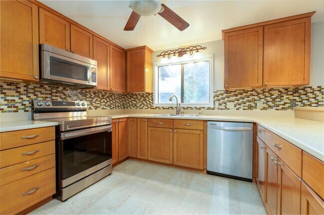 Building Photo - 91-1048 Panapanapuhi St