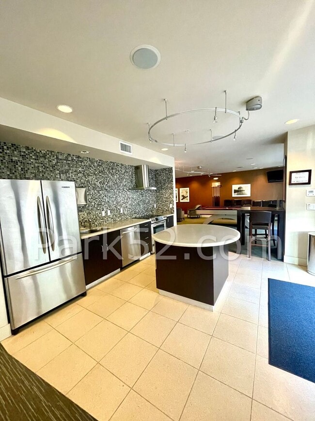 Building Photo - 1 Bedroom Condo in Downtown Tacoma