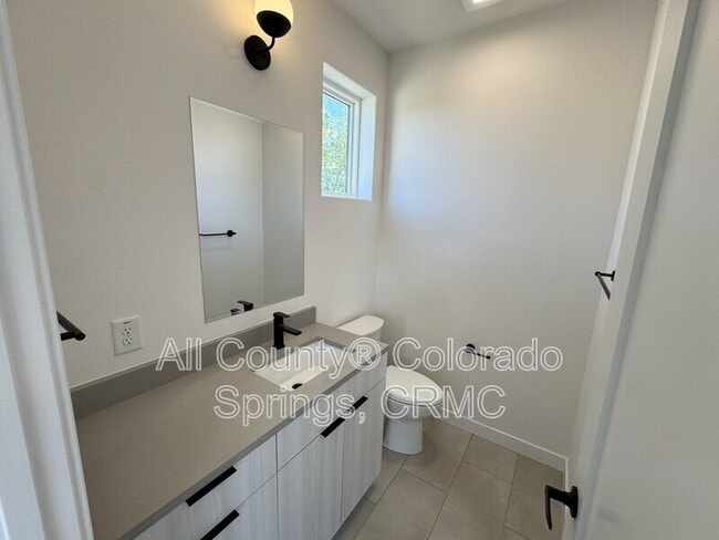 Building Photo - 2512 W Bijou St