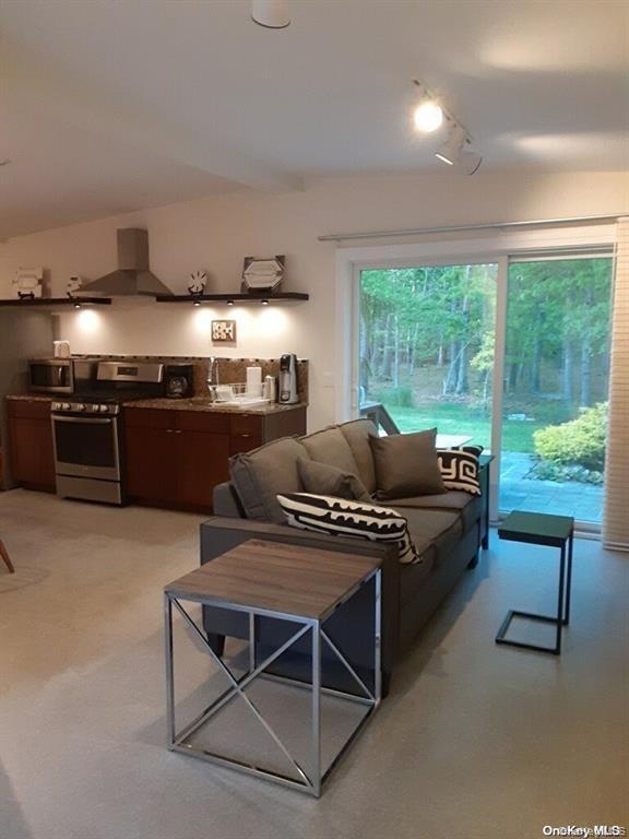 Building Photo - 63 Gardiners Ln