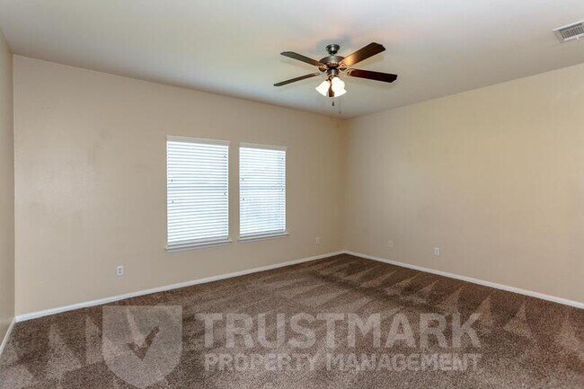 Building Photo - 212 Crowfoot Dr