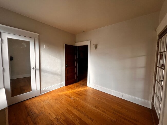 Building Photo - 64 Summit Ave