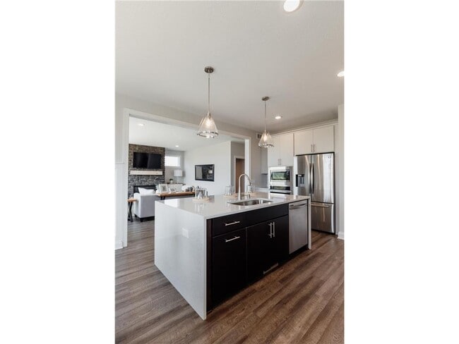Building Photo - 1811 Fallbrooke Dr