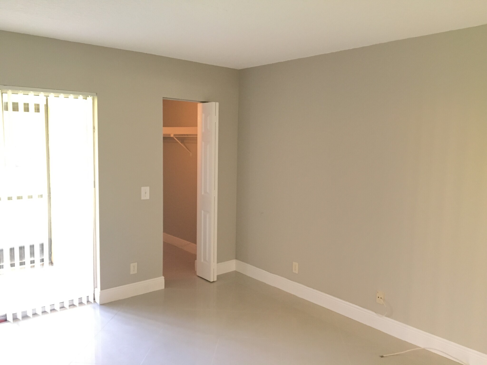 Building Photo - 808 Meadows Cir