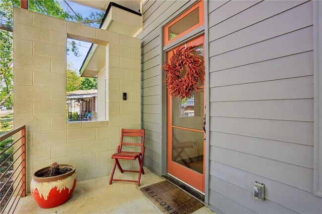 Building Photo - 213 Murray Hill Ave NE