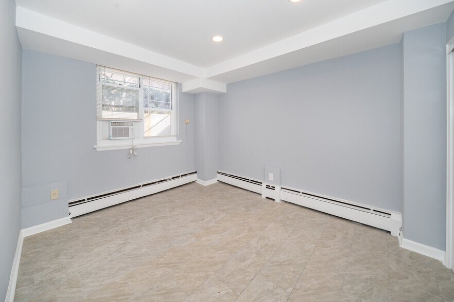 Building Photo - 1301 N Harrison St