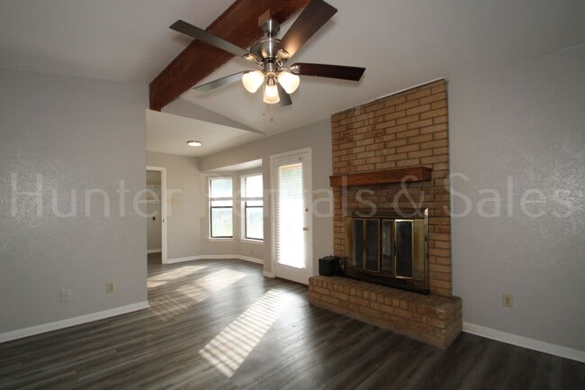 Building Photo - Charming North Killeen Home