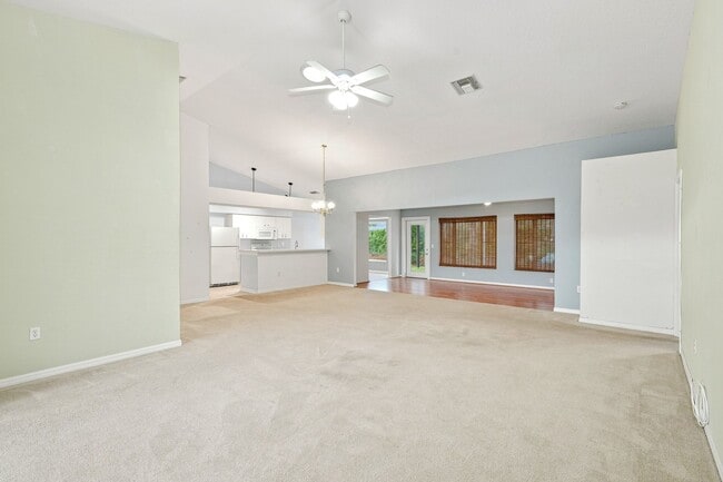 Building Photo - 11220 Hollander Ave