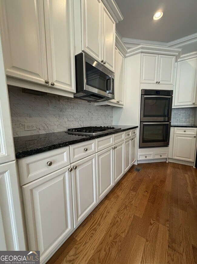 Building Photo - 1602 Chatterton Ct NE