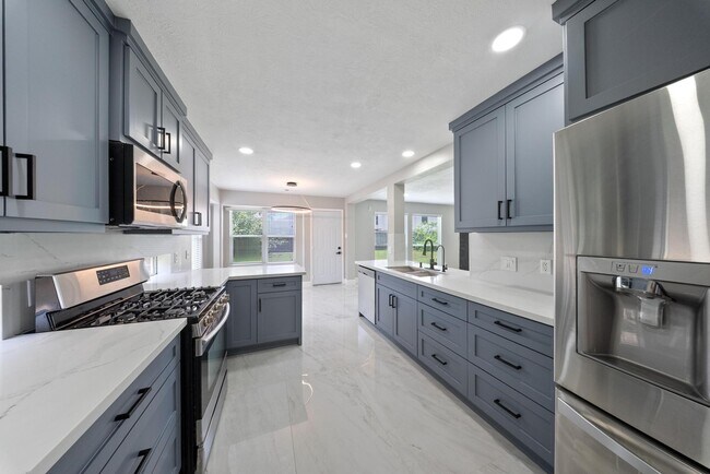 Building Photo - 8311 Sierra Hill Ct