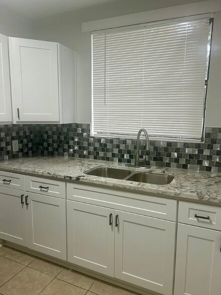 Building Photo - 2979 Downing St