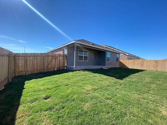 Building Photo - 404 Escondido Cir