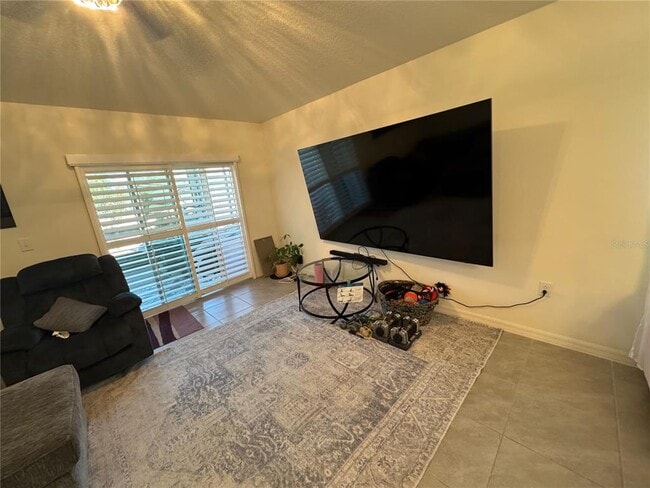 Building Photo - 922 Birch Dr