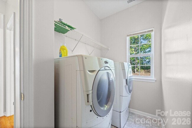 Building Photo - 571 Veloce Trail