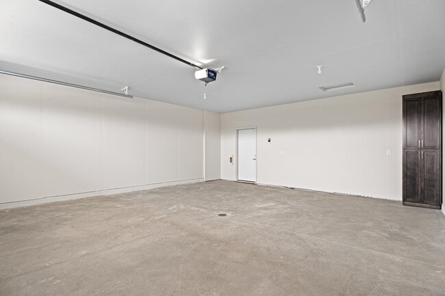 Building Photo - 1107 S Foss Ave