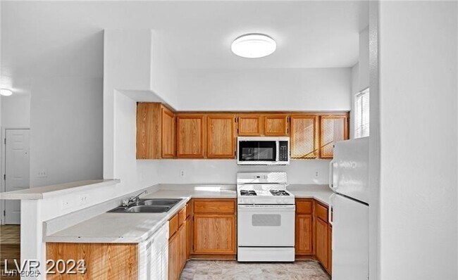 Building Photo - 9050 W Warm Springs Rd