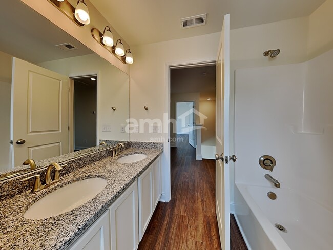 Building Photo - 3014 Lucky Ln
