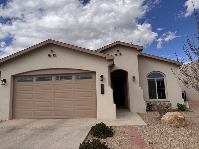 Building Photo - 3959 Santa Alexandra Rd