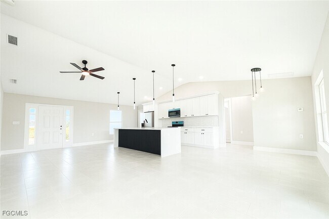 Primary Photo - 112 NW 23rd Ave