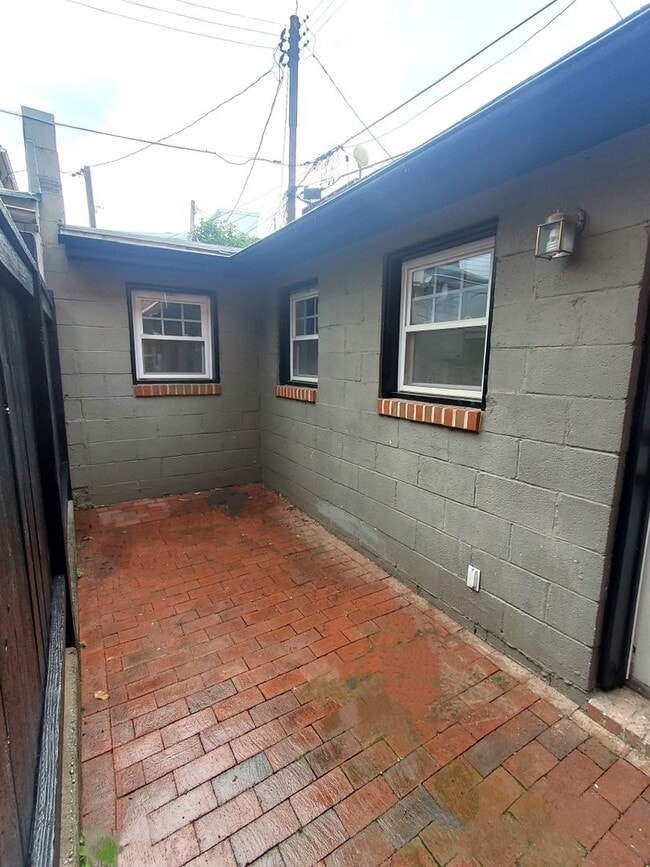 Building Photo - 2BR/2BA in historic Upper Fells Point