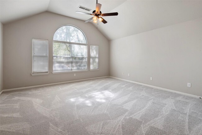 Building Photo - 35 N York Gate Ct