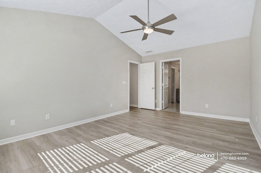 Building Photo - 3660 Oak Park Dr